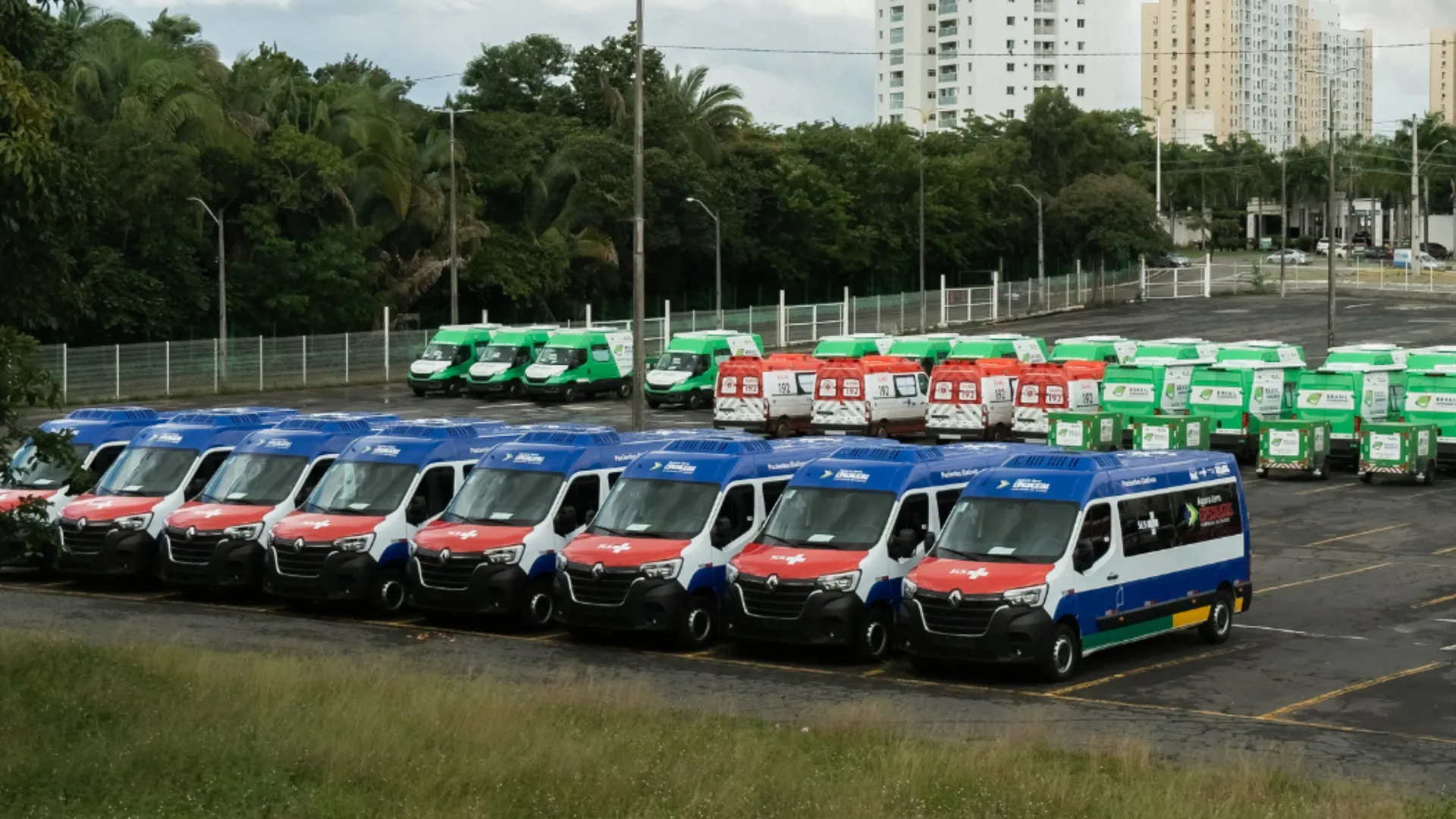Maranhão recebe ambulâncias, vans e consultórios odontológicos móveis